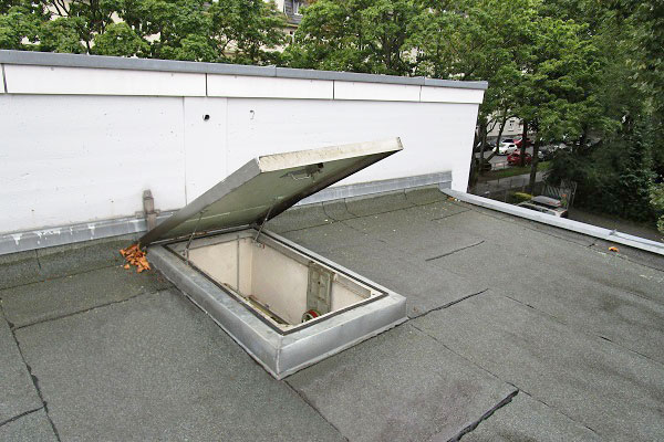 Gasfedern öffnen Dachluke Dachfenster sanft ohne Kraftanstrengung