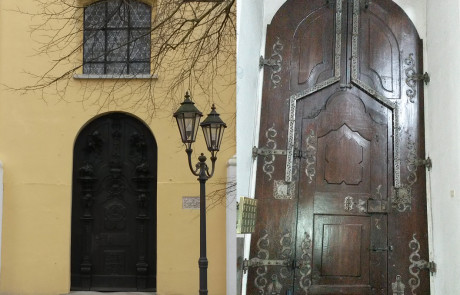 Hohe Kirchentür mit Türschließer DIREKT